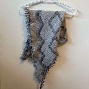 Aritzia Scarf x2